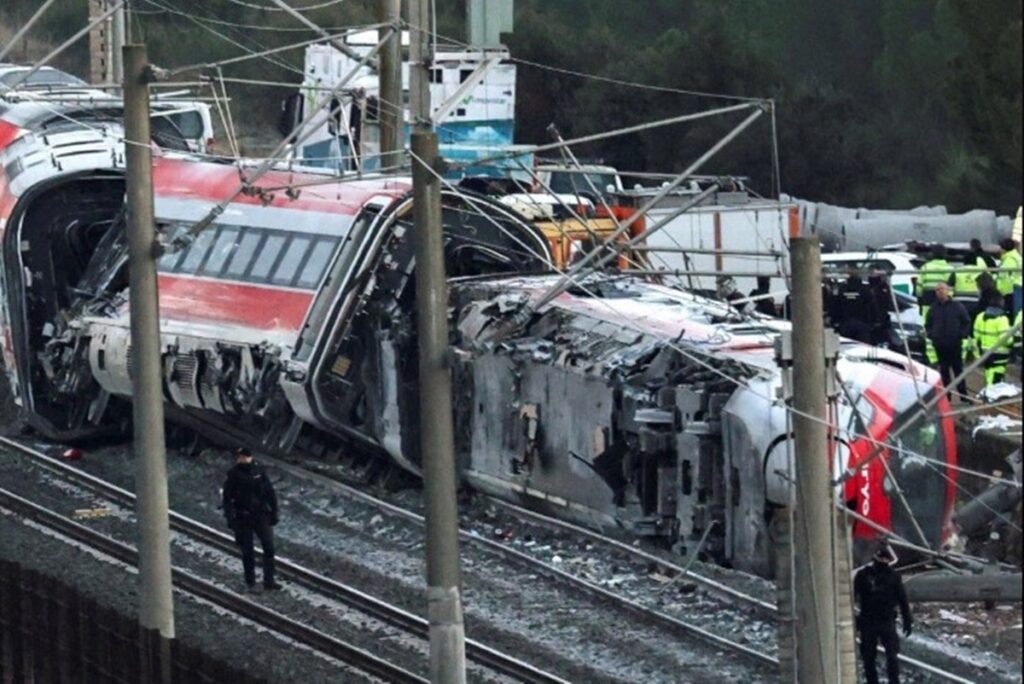 chega-a-39-numero-de-mortos-em-colisao-entre-2-trens-na-espanha