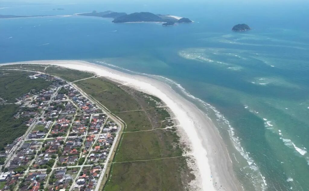 como-e-a-praia-do-parana-eleita-entre-as-melhores-do-mundo-em-ranking