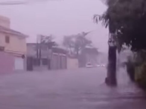 chuvas-no-litoral-de-sp:-temporal-causa-transtornos-e-alagamentos.-video