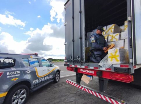 carga-suspeita:-pm-encontra-maconha-em-meio-a-caixas-de-oleo-vegetal