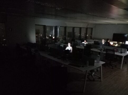 falta-de-energia:-121-mil-imoveis-estao-sem-abastecimento-na-grande-sp