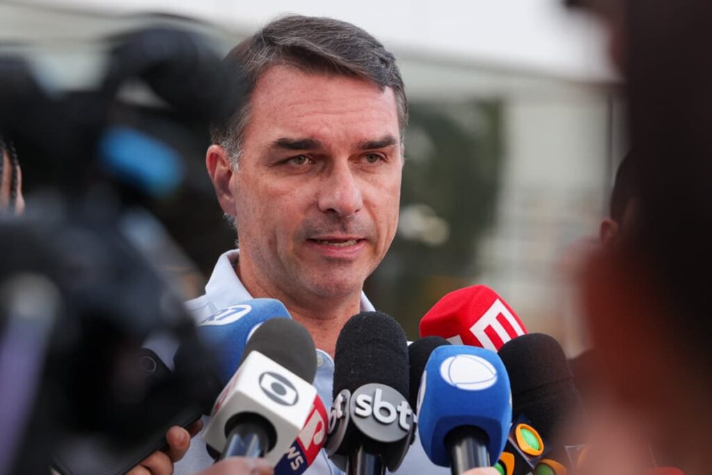 pl-deve-definir-plano-da-pre-campanha-de-flavio-bolsonaro-em-fevereiro