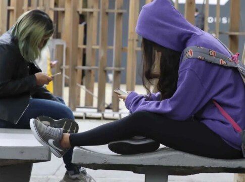 reino-unido-estuda-proibicao-de-redes-sociais-para-criancas