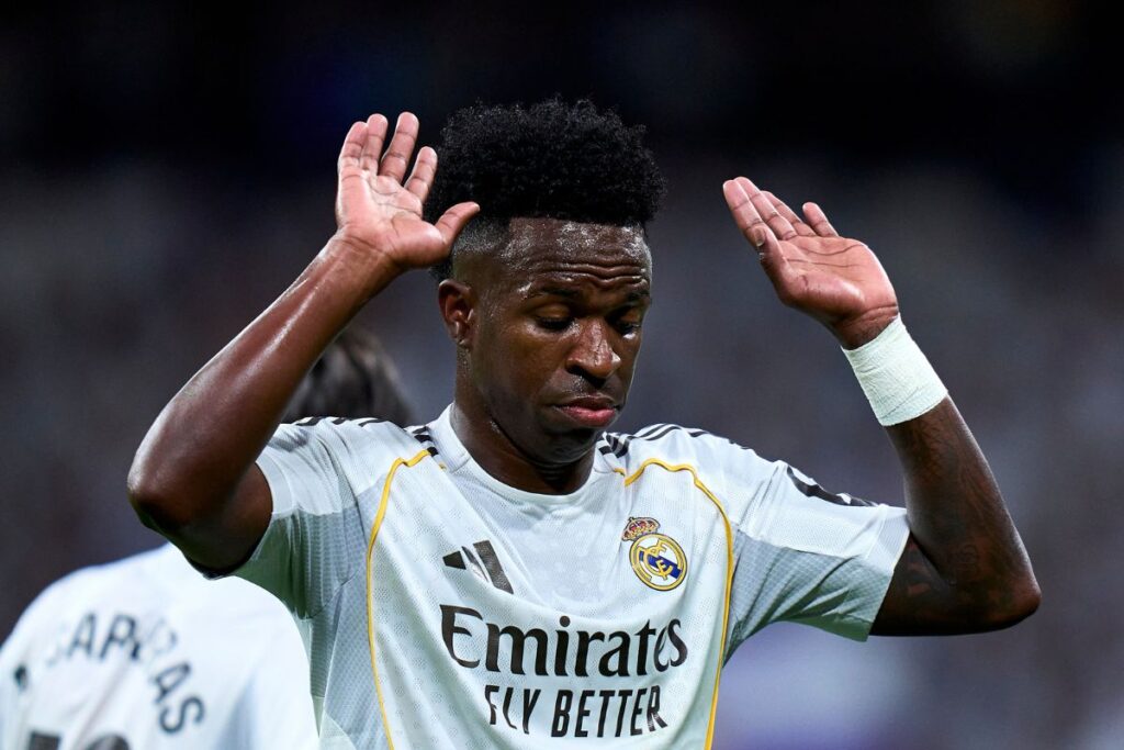 vini-jr-pede-e-real-madrid-multara-jogadores-por-atraso.-entenda