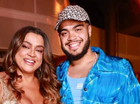 francisco-gil-celebra-1o-aniversario-sem-preta-com-homenagem