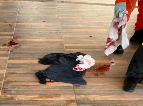 mulher-esfaqueia-companheiro-no-pescoco-3-vezes-durante-briga-no-df.-veja-video