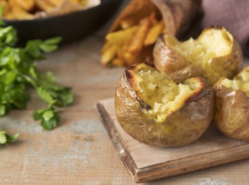 batata-recheada-de-travessa-e-receita-gostosa-e-facil-para-o-dia-a-dia