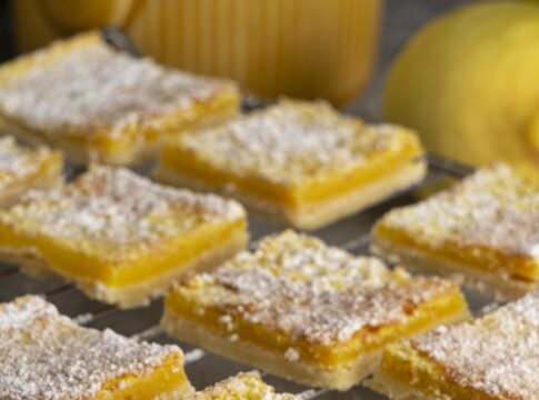 brownie-de-limao:-sobremesa-refrescante-e-uma-explosao-de-sabor