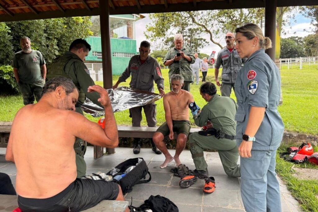 perdidos-na-mata:-ciclistas-sobreviveram-com-palmitos-e-agua-de-rio