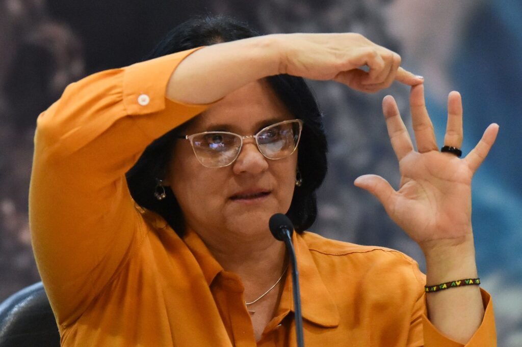 apos-denuncias-de-damares,-cpmi-ainda-nao-mirou-pastores-e-igrejas