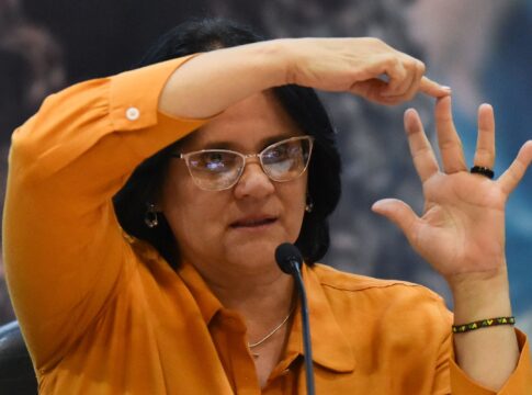 apos-denuncias-de-damares,-cpmi-ainda-nao-mirou-pastores-e-igrejas