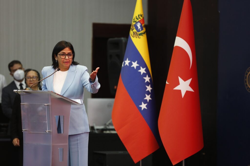 venezuela-recebe-us$-300-milhoes-dos-eua-apos-venda-de-petroleo