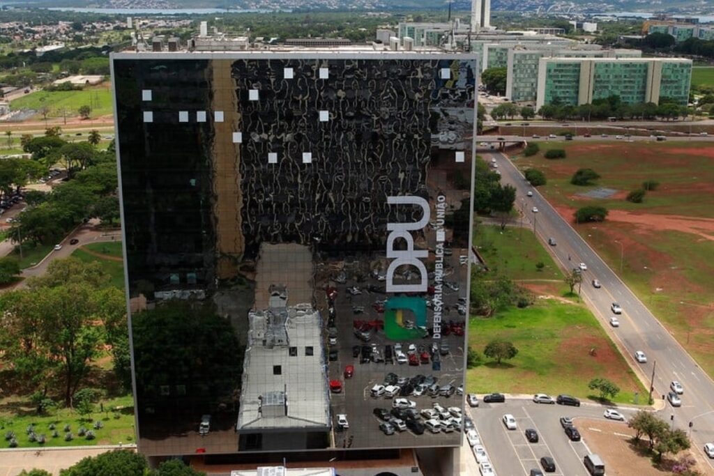 apos-4-meses-da-votacao-de-lista,-lula-segura-indicacao-de-dpu