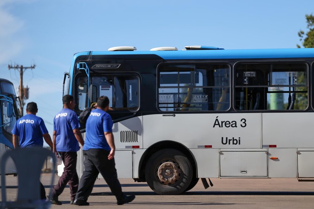 delegacias-criam-forca-tarefa-para-investigar-atentados-a-onibus-no-df