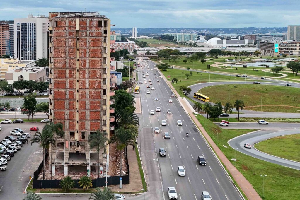 iconico-hotel-do-df-sera-demolido-com-uso-de-165kg-de-explosivos