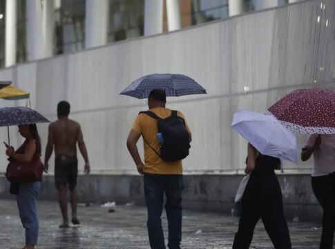 pais-com-maioria-das-regioes-em-alerta-de-chuvas-intensas-nesta-quarta