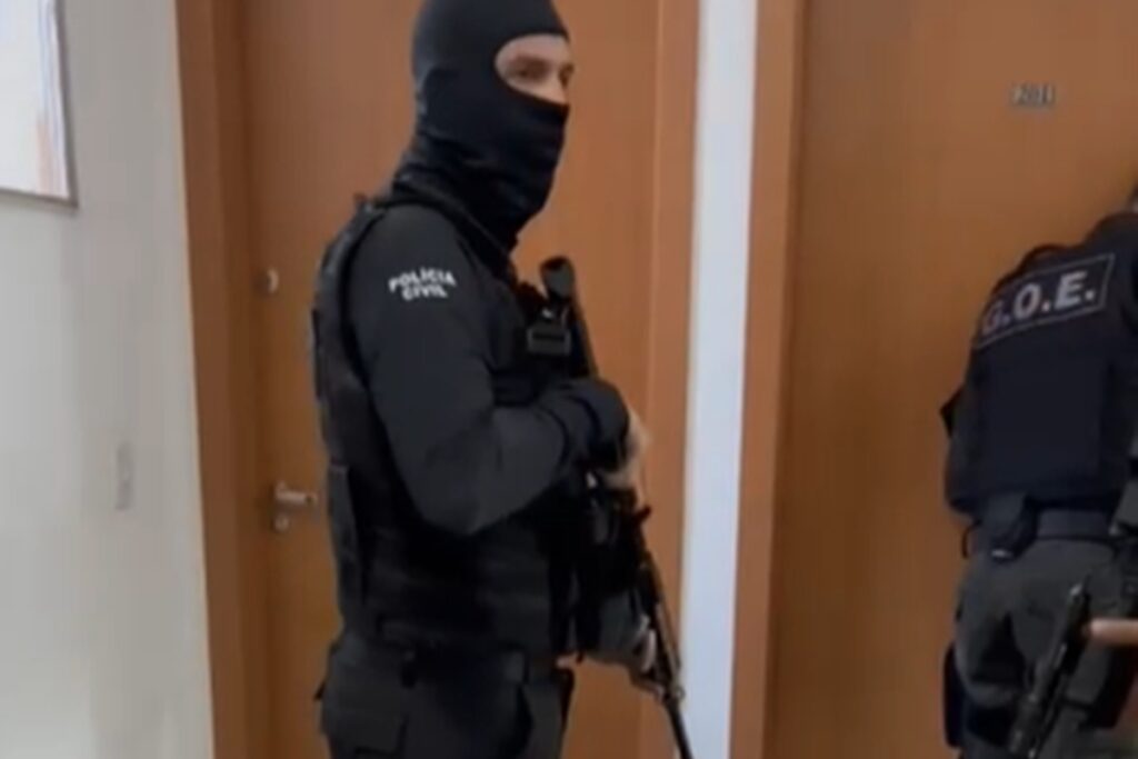 bonde-ostentacao-da-golpe-em-procurador-e-torra-dinheiro-em-viagens.-veja-video