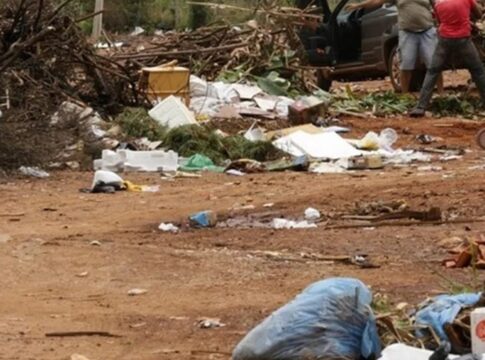 caca-sujoes:-gdf-quer-dar-recompensa-a-quem-denunciar-descarte-de-lixo