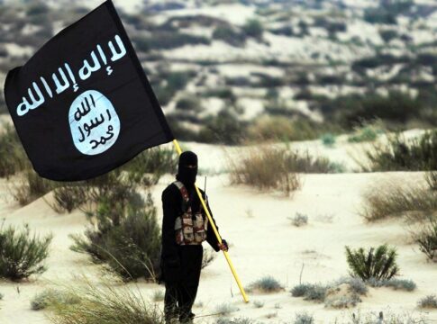 eua-enviara-terroristas-do-estado-islamico-presos-na-siria-ao-iraque