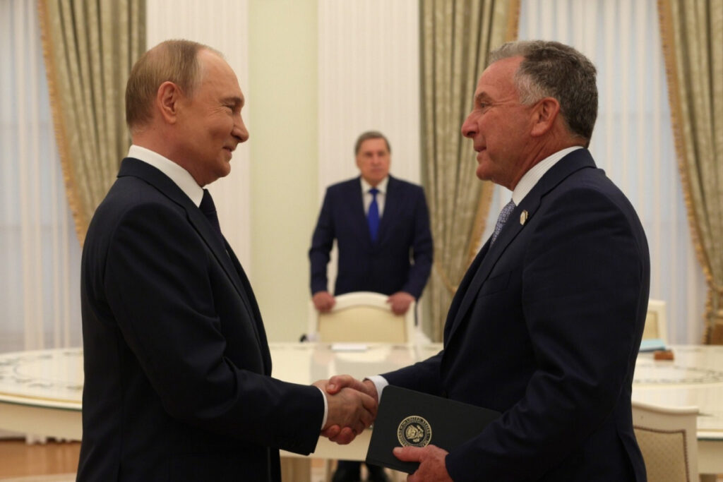 a-pedido-da-russia,-enviado-de-trump-se-reune-com-putin-em-moscou