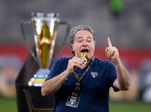 relembre-a-trajetoria-de-julio-casares-como-presidente-do-sao-paulo