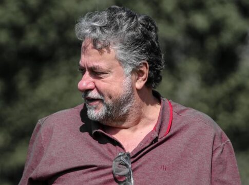 “renuncia-nao-representa-confissao”,-diz-julio-casares-em-comunicado