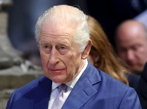 rei-charles-retorna-a-londres,-mas-“decisao-importante”-segue-pendente