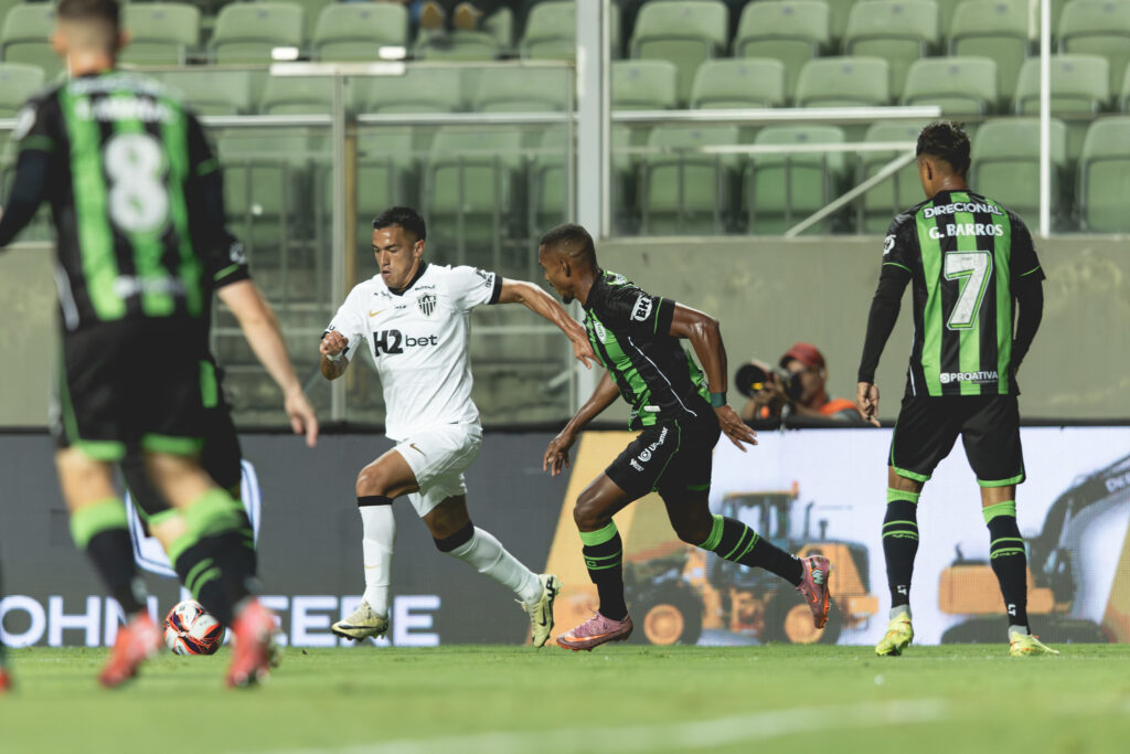 em-classico-brigado,-america-e-atletico-ficam-no-1-x-1-pelo-mineiro