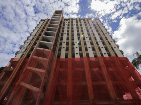 a-“ultima-diaria”:-veja-por-dentro-imagens-do-iconico-hotel-que-sera-implodido.-veja-video