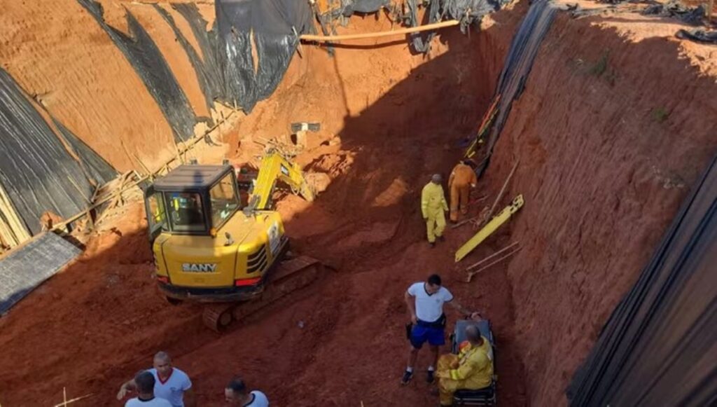 trabalhadores-morrem-soterrados-em-obra-de-frigorifico-em-sp