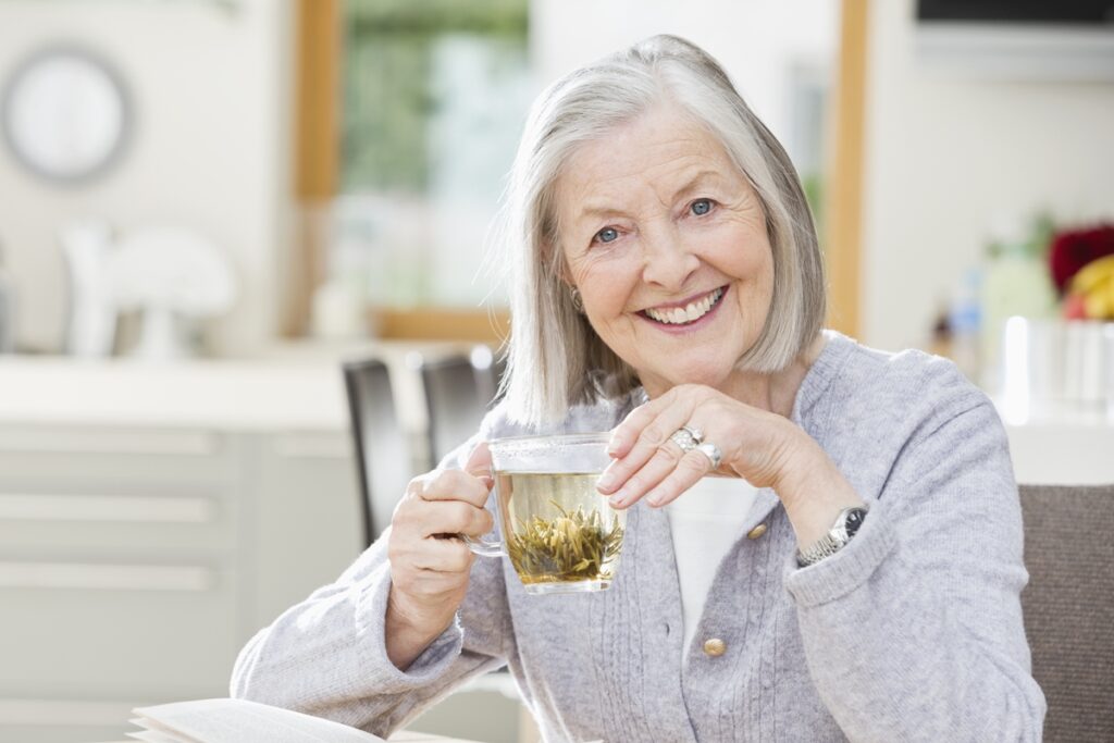 cha-de-folha-de-fruta-ajuda-no-alivio-da-diarreia-e-da-tosse;-entenda