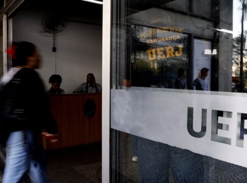 dpu-oficia-ministerios-para-que-garantam-cotas-raciais-em-concursos