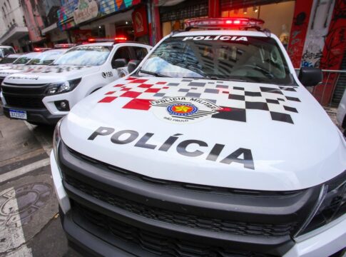 pms-sao-surpreendidos-com-tiros-de-fuzil-em-abordagem-a-suspeito