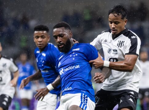 mineiro:-democrata-surpreende-e-vence-cruzeiro-na-estreia-de-gerson