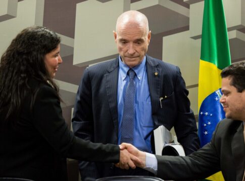 de-quem-e-o-direito-sobre-as-debentures-que-eike-batista-diz-valer-r$-2-bilhoes?