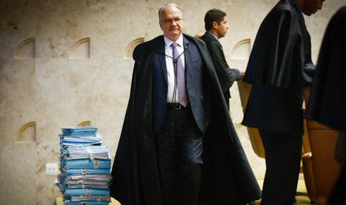 entre-a-nota-de-fachin-e-rui-barbosa,-fico-com-rui-barbosa