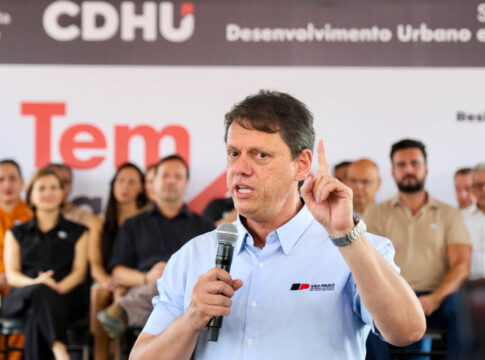 tarcisio-diz-que-bolsonaro-“nunca-pressionou”-por-apoio-a-flavio