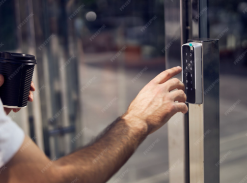 funcionario-recebe-r$-100-mil-apos-ser-trocado-por-portaria-digital