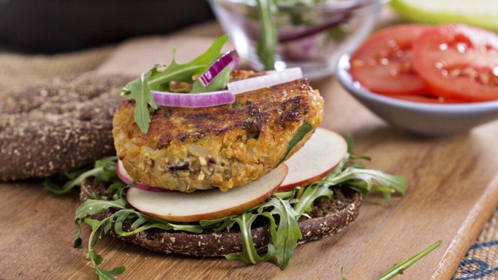 hamburguer-vegetal-com-farinha-de-castanha-do-para-e-opcao-proteica