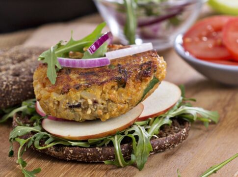 hamburguer-vegetal-com-farinha-de-castanha-do-para-e-opcao-proteica
