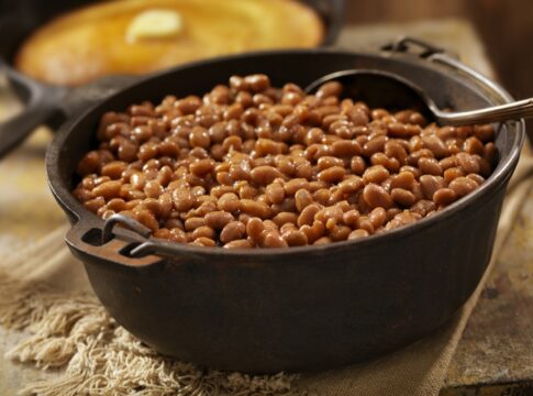saiba-truque-para-aumentar-a-ingestao-de-ferro-ao-comer-feijao