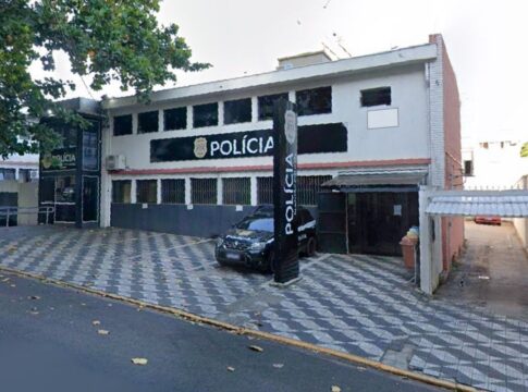 esfaqueada-em-shopping:-mulher-e-atacada-pelo-ex-durante-o-trabalho