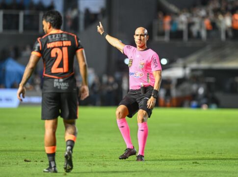 arbitro-de-santos-x-corinthians-e-afastado-pela-federacao-paulista