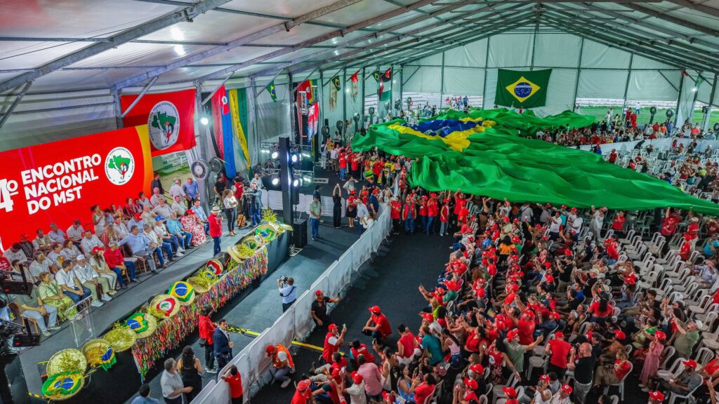 em-salvador,-lula-anuncia-pacote-de-acoes-para-a-reforma-agraria