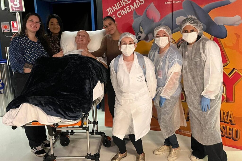 medico-internado-ha-1-ano-viu-tom-e-jerry-no-cinema-com-a-familia.-veja-video