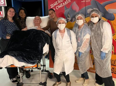 medico-internado-ha-1-ano-viu-tom-e-jerry-no-cinema-com-a-familia.-veja-video