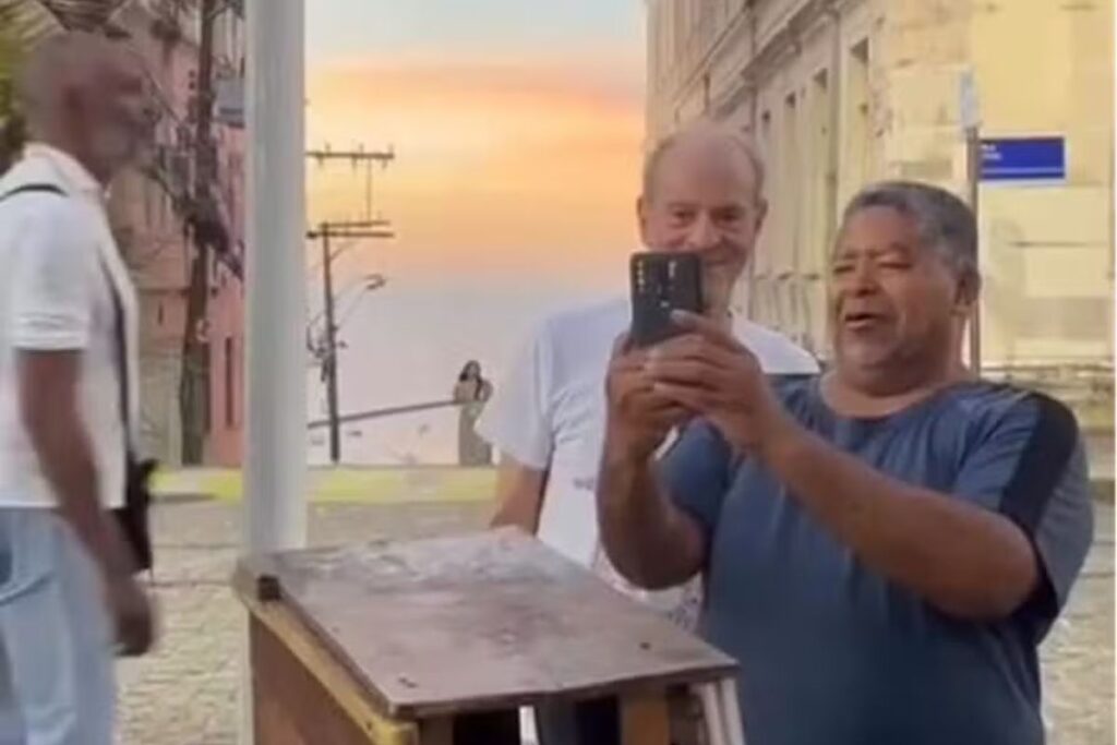 troca-de-icones:-fa-chama-ney-matogrosso-de-caetano-em-salvador