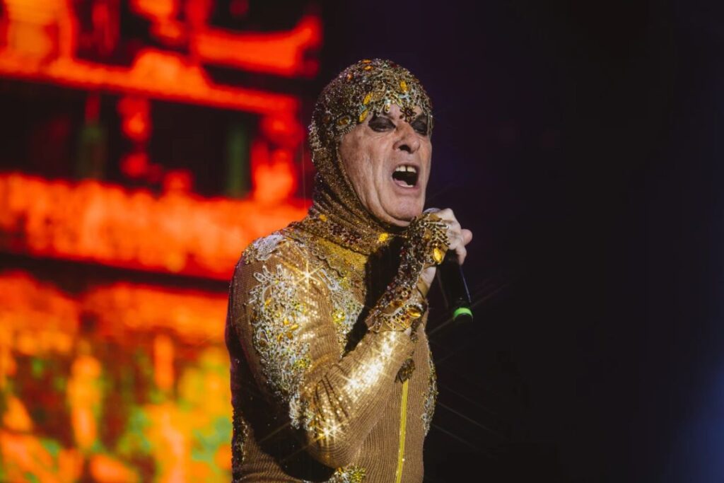 ney-matogrosso-empolga-publico-com-classicos-no-festival-de-verao