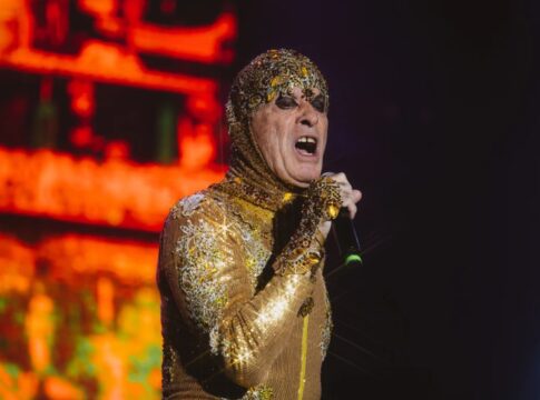 ney-matogrosso-empolga-publico-com-classicos-no-festival-de-verao