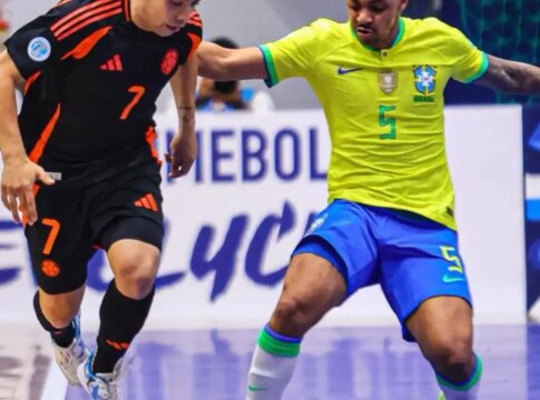 copa-america-de-futsal:-brasil-empata-com-colombia-em-estreia-dificil